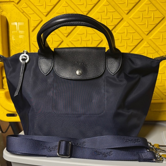 Elegant deep Blue Handbag - Picture 1 of 9